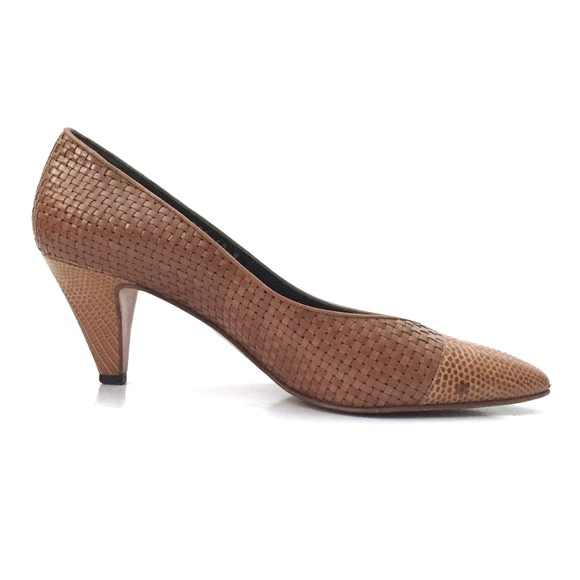 Gucci Shoes - Gucci Vintage Green Label Woven Cap Toe Pumps RARE
